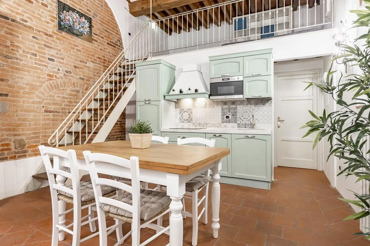 Apartment Corte Pini - Corte Aranci -Lucca Center Apartaments Near The Cathedral!
