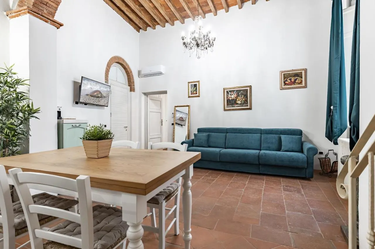 Corte Pini - Corte Aranci -Lucca Center Apartaments Near The Cathedral!