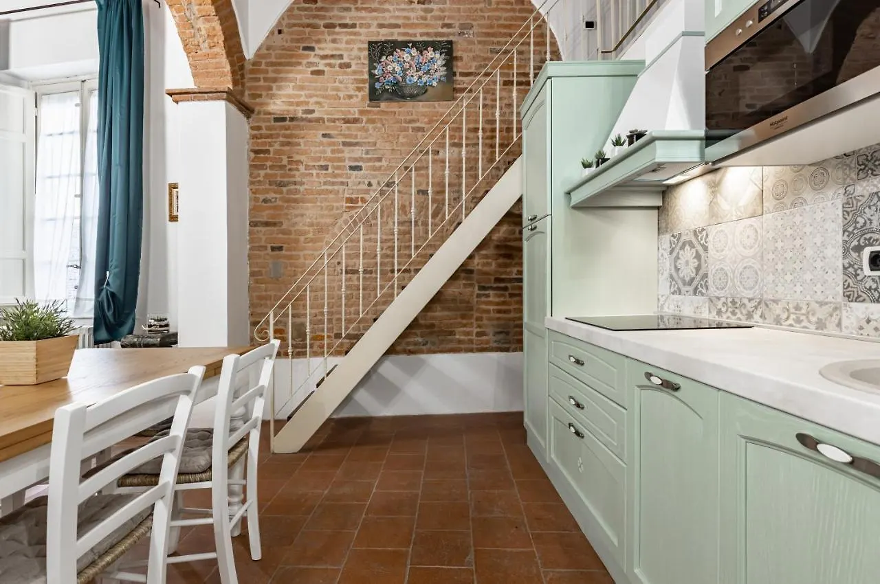 Apartment Corte Pini - Corte Aranci -Lucca Center Apartaments Near The Cathedral!