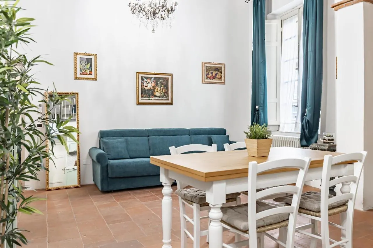 Corte Pini - Corte Aranci -Lucca Center Apartaments Near The Cathedral! Italy