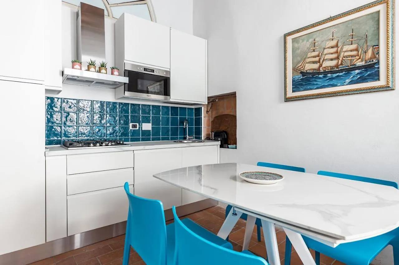 Corte Pini - Corte Aranci -Lucca Center Apartaments Near The Cathedral! 0*, Lucca