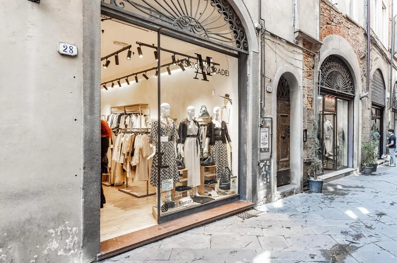 Apartment Corte Pini - Corte Aranci -Lucca Center Apartaments Near The Cathedral!